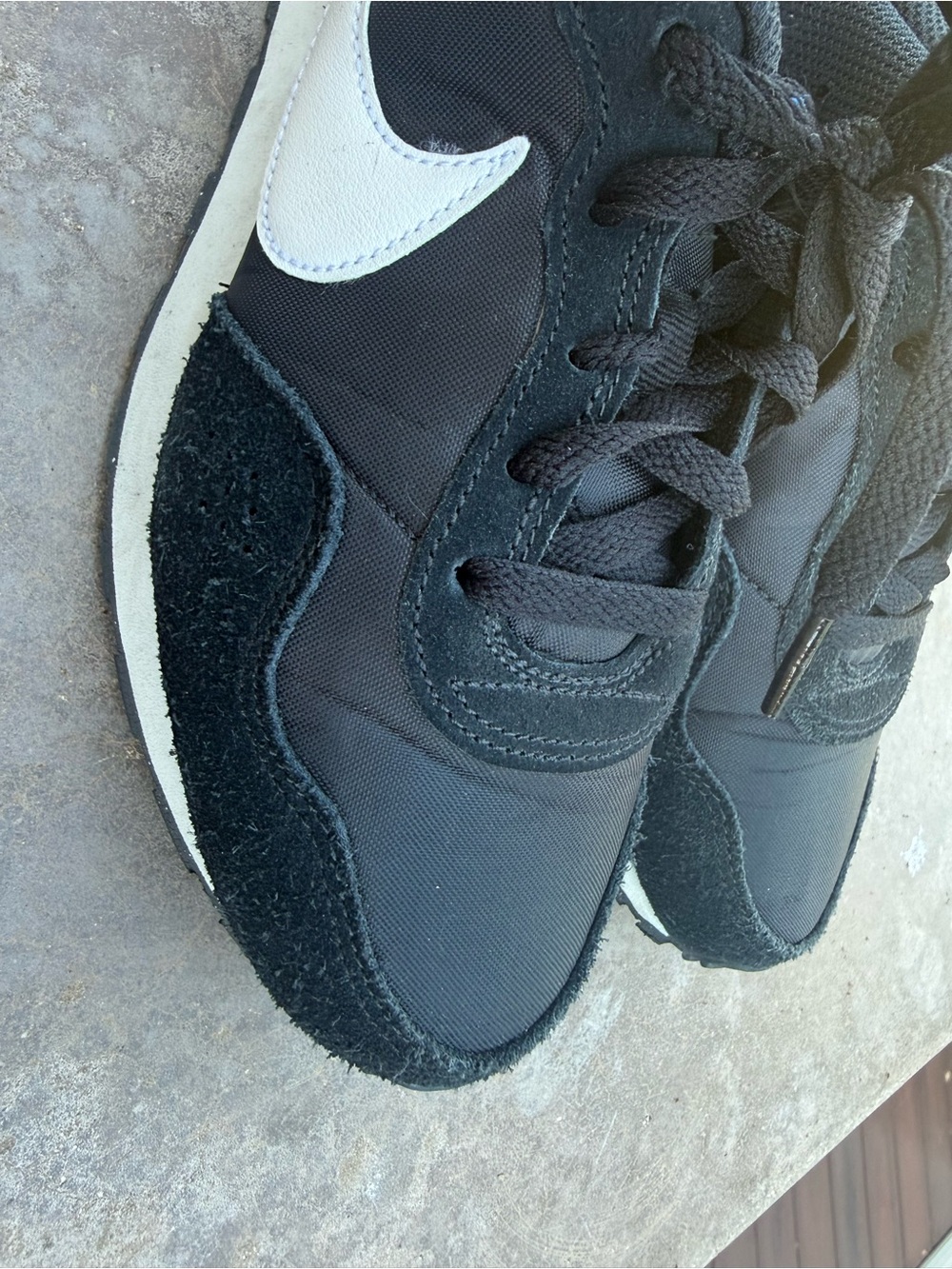 Nike MD VALIANT ( GS) Black and White kids youth Low-Top Sneakers - Picture 3 of 10